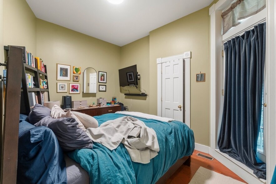 More Photos Of 1215 John St, Baltimore Multifamily For Sale