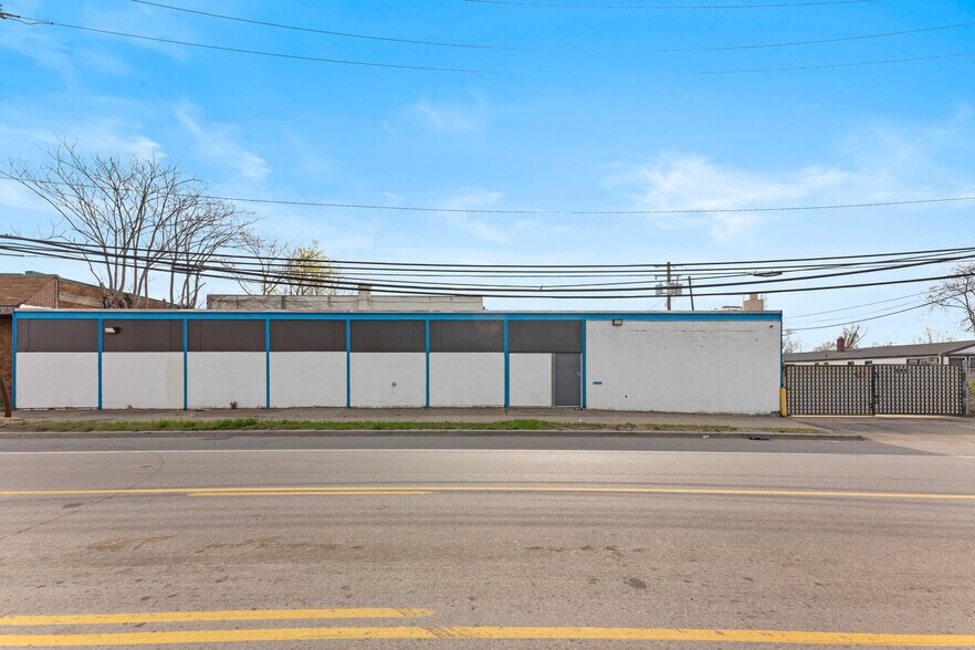 More Photos Of 14286 Meyers Rd, Detroit Industrial For Sale