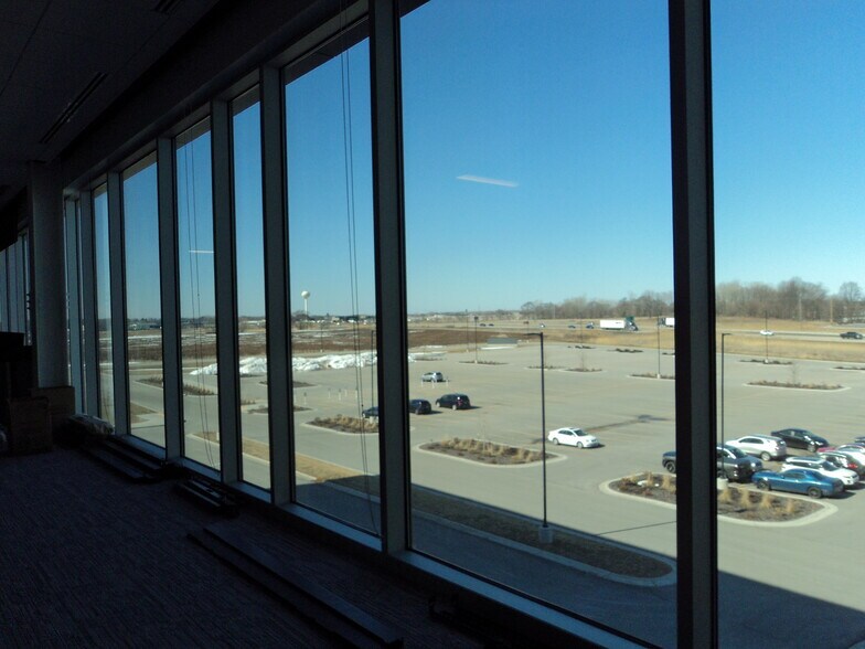 More Photos Of 2020 Innovation Ct, De Pere Office For Lease