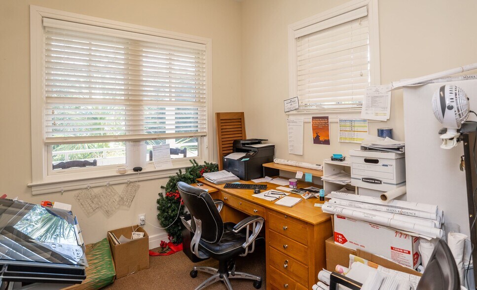 More Photos Of 12 Celadon Dr, Beaufort Storefront Retail Office For Lease