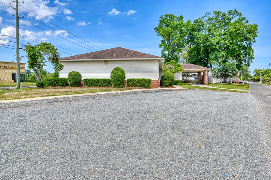More Photos Of 5135 College St, Jacksonville Religious Facility For Sale