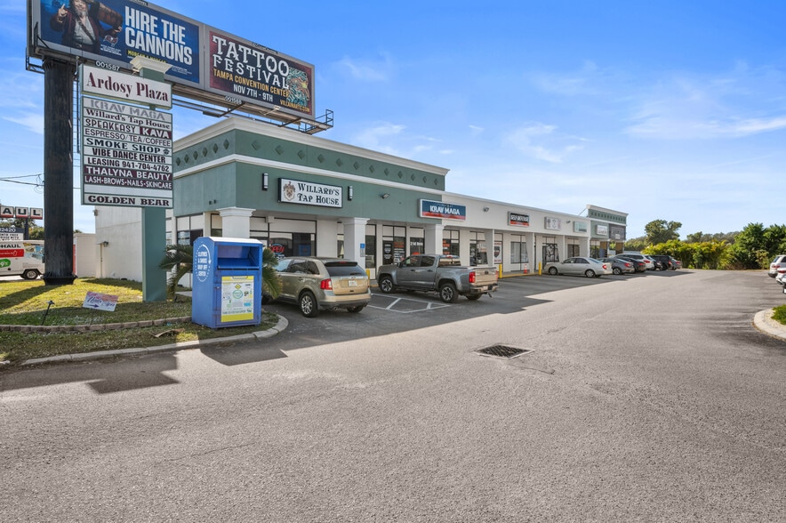 Primary Photo Of 12500 Starkey Rd, Largo Unknown For Lease