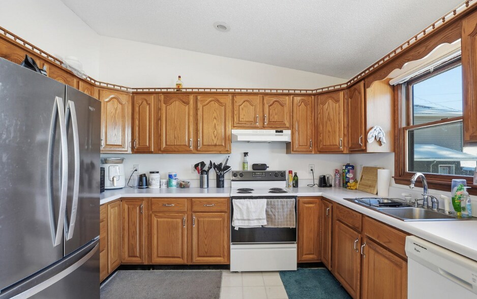 More Photos Of 528 W Main St, Wise Storefront For Sale