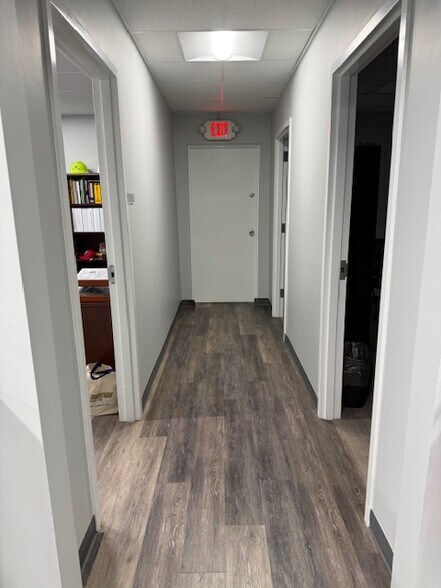 More Photos Of 105 N Gold Dr, Robbinsville Warehouse For Lease