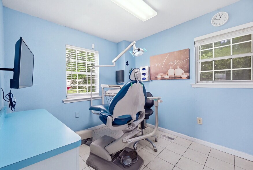 More Photos Of 9510 Lanham Severn Rd, Lanham Office For Sale