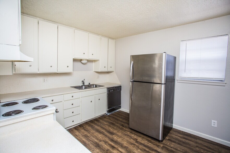 More Photos Of 7410 Quaker Ave, Lubbock Apartments For Sale