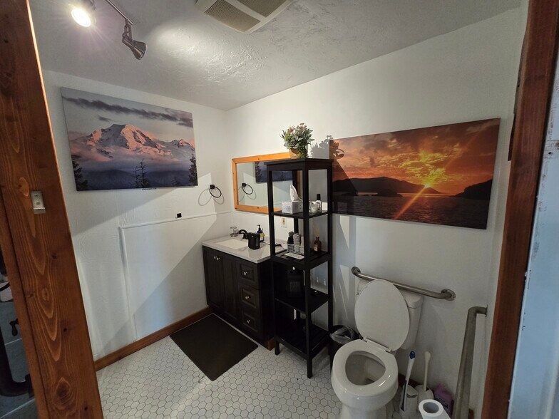 More Photos Of 7471 Mt Baker Hwy, Maple Falls Restaurant For Sale