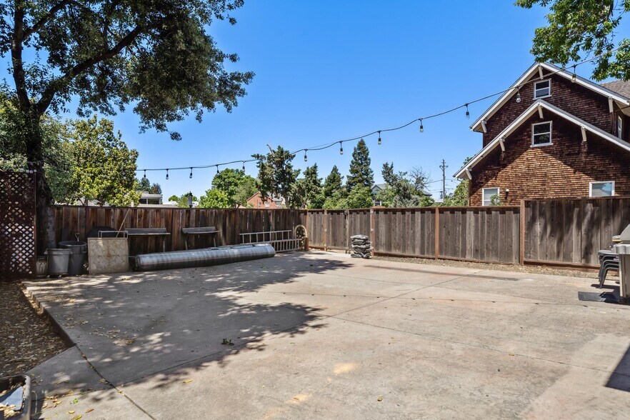 More Photos Of 4473 Railroad Ave, Pleasanton Storefront Retail Residential For Sale