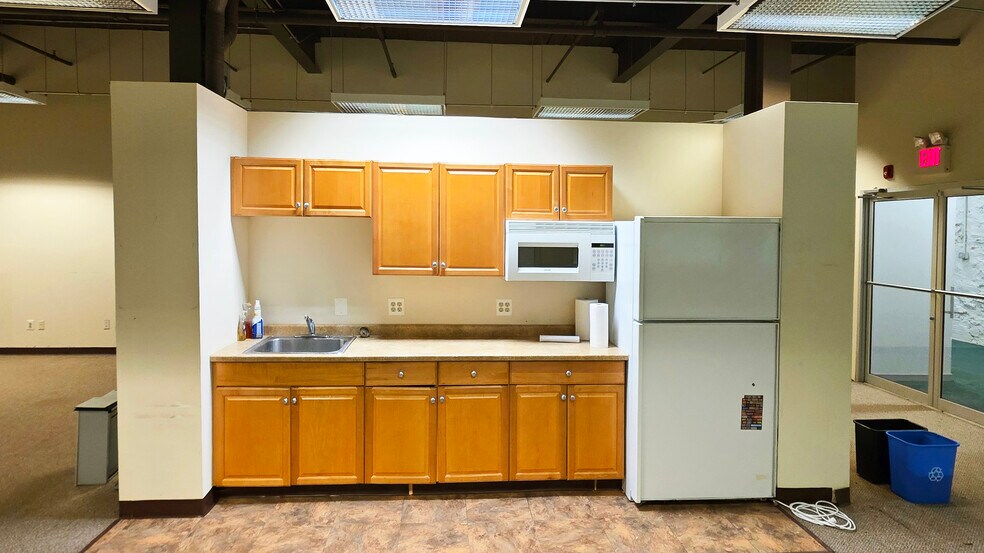 More Photos Of 3901 Main St, Philadelphia Office For Lease