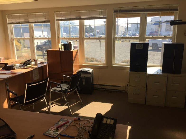 More Photos Of 1499 E Philadelphia Ave, Gilbertsville Storefront Retail Residential For Sale