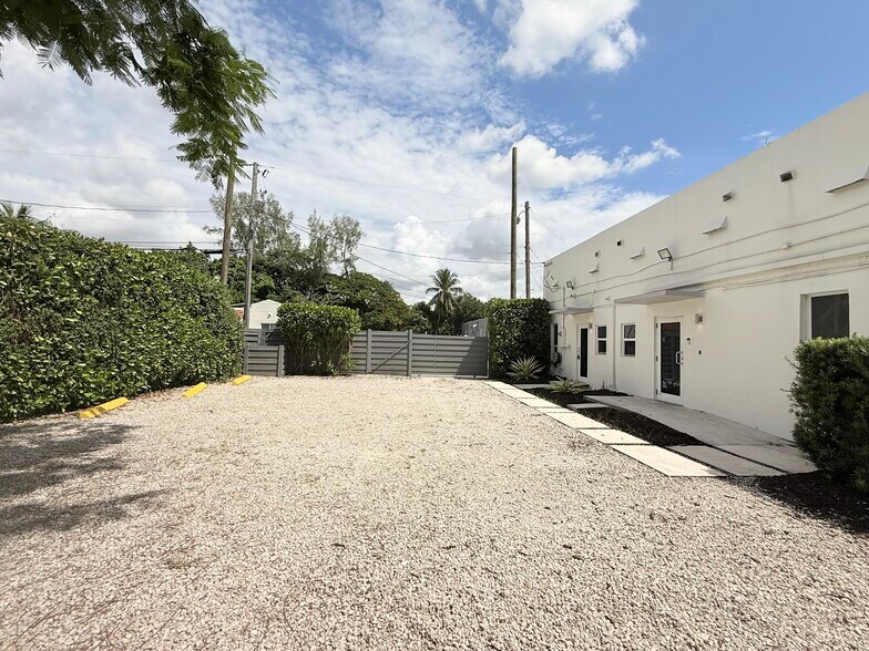 More Photos Of 4256 NW 7th Ave, Miami Storefront For Sale