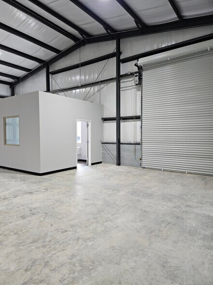 More Photos Of 25 Marigold Ln, Ringgold Warehouse For Lease