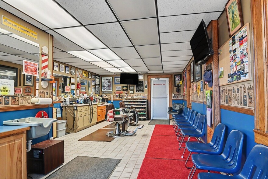 More Photos Of 253 W Monroe St, Bangor General Retail For Sale