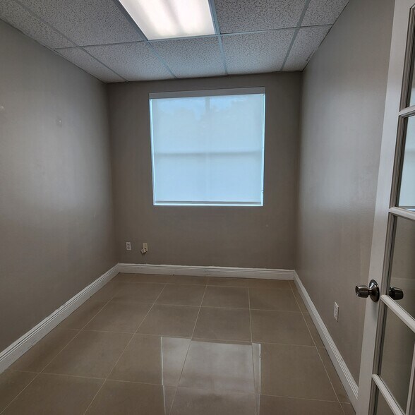 More Photos Of 5220 S University Dr, Davie Office For Lease