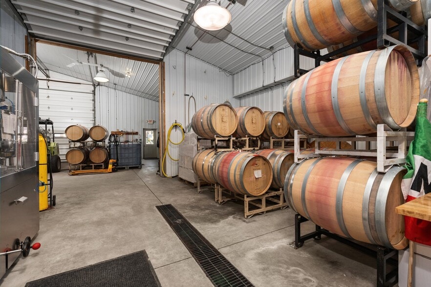 More Photos Of 10343 E Hilltop Rd, Suttons Bay Winery Vineyard For Sale