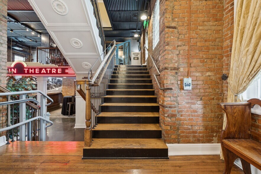 More Photos Of 108 Bridge St, Franklin Storefront For Sale