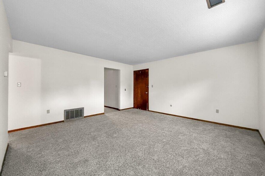 More Photos Of 1003 Parkway Dr, Boone Apartments For Sale