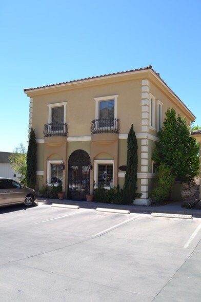 More Photos Of 154 N Festival Dr, El Paso Medical For Sale
