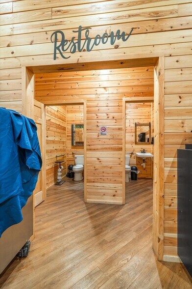 More Photos Of 601 School St, Morrison Light Distribution For Sale