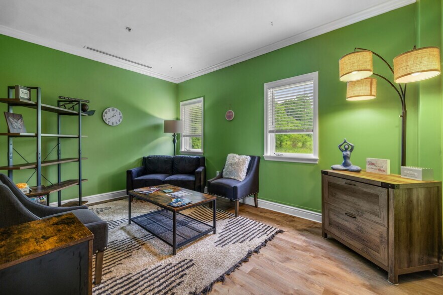 More Photos Of 1841 Universal Rd, Pittsburgh Office For Sale