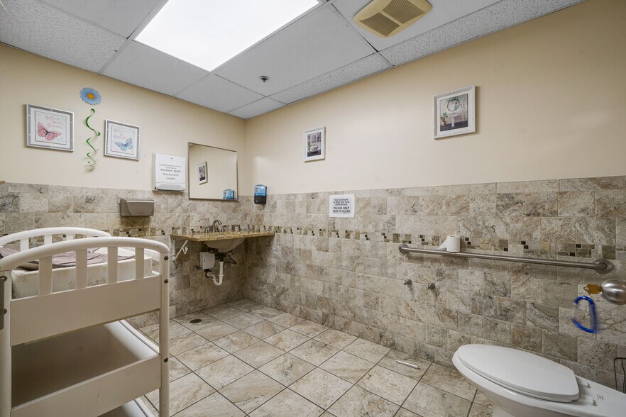 More Photos Of 313 State St, Perth Amboy Office Residential For Lease