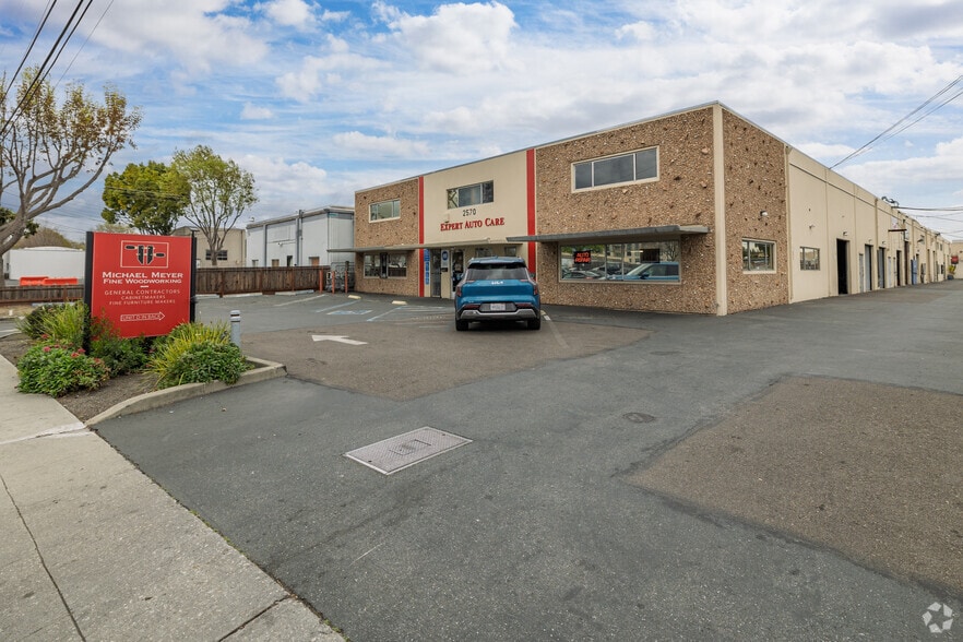 More Photos Of 2570 Leghorn St, Mountain View Flex For Lease