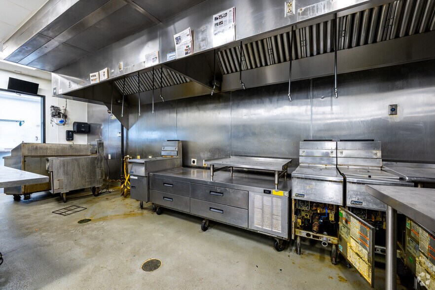 More Photos Of 12195 S Strang Line Rd, Olathe Fast Food For Lease