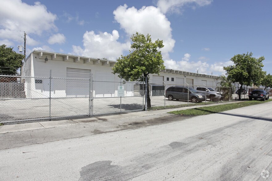 Primary Photo Of 374 SW 4th Ct, Dania Warehouse For Lease