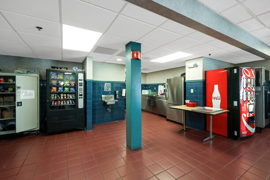 More Photos Of 44 Morris St, Webster Flex For Sale