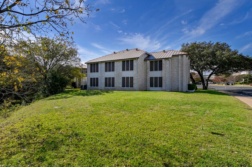More Photos Of 8733 Shoal Creek Blvd, Austin Office For Lease