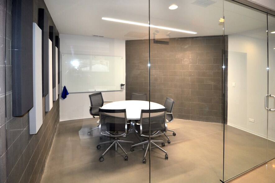 More Photos Of 1515-1519 W Haddon Ave, Chicago Coworking Space