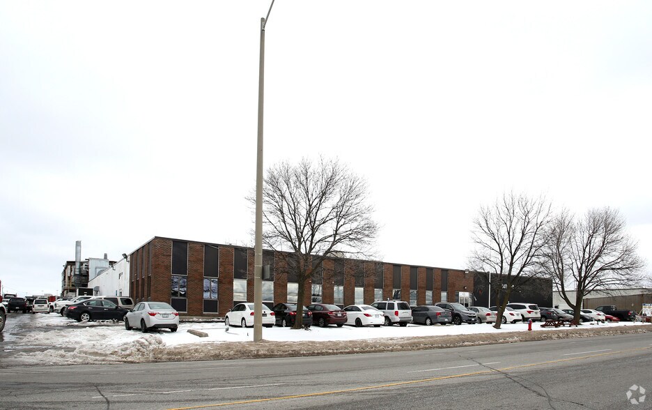 More Photos Of 120 Orenda Rd, Brampton Warehouse For Lease