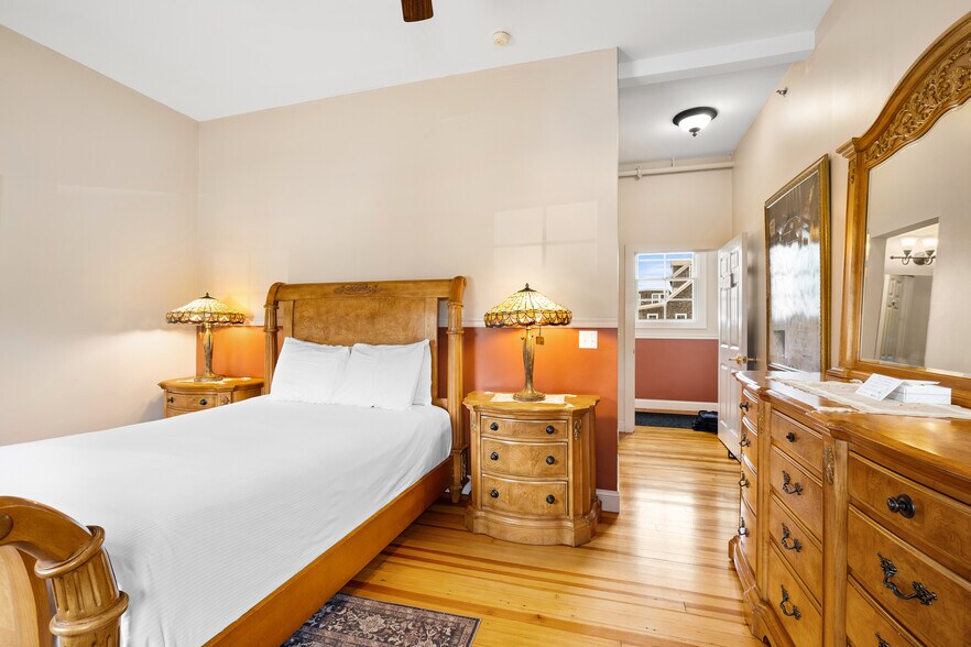 More Photos Of 130 Chapel St, New Shoreham Storefront Retail Residential For Sale