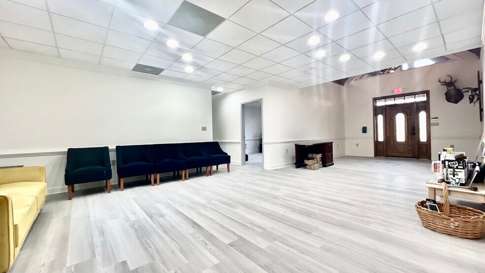 More Photos Of 13784 Highway 9 N, Milton Loft Creative Space For Lease