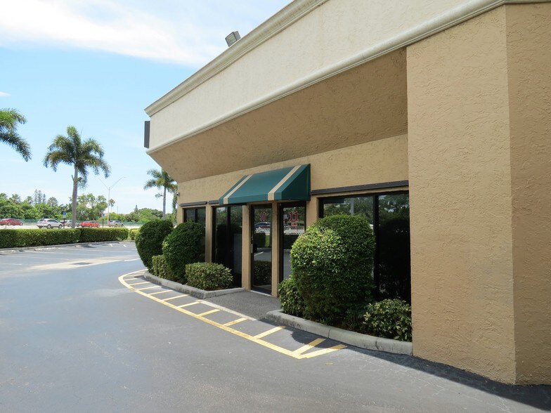 More Photos Of 590 SW 9th Ter, Pompano Beach Showroom For Lease