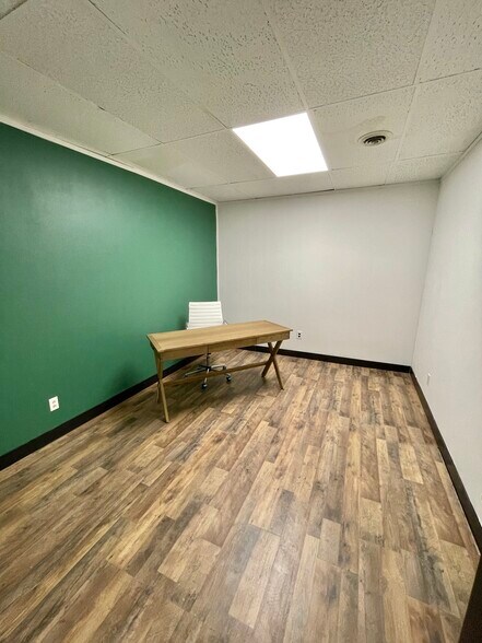 More Photos Of 10605-10715 E Winner Rd, Independence Storefront Retail Office For Lease