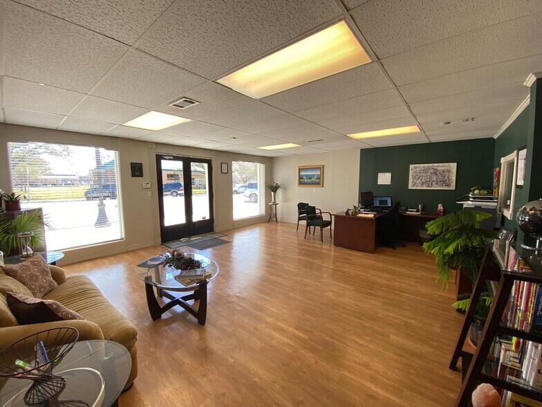 More Photos Of 805 12th St, Hempstead Office Residential For Sale