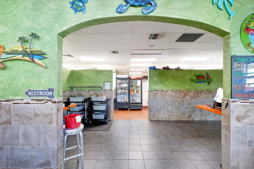 More Photos Of 608 W Town Center Blvd, Champaign Restaurant For Sale