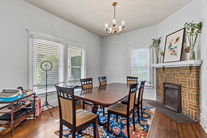 More Photos Of 514 Beatties Ford Rd, Charlotte Office For Lease