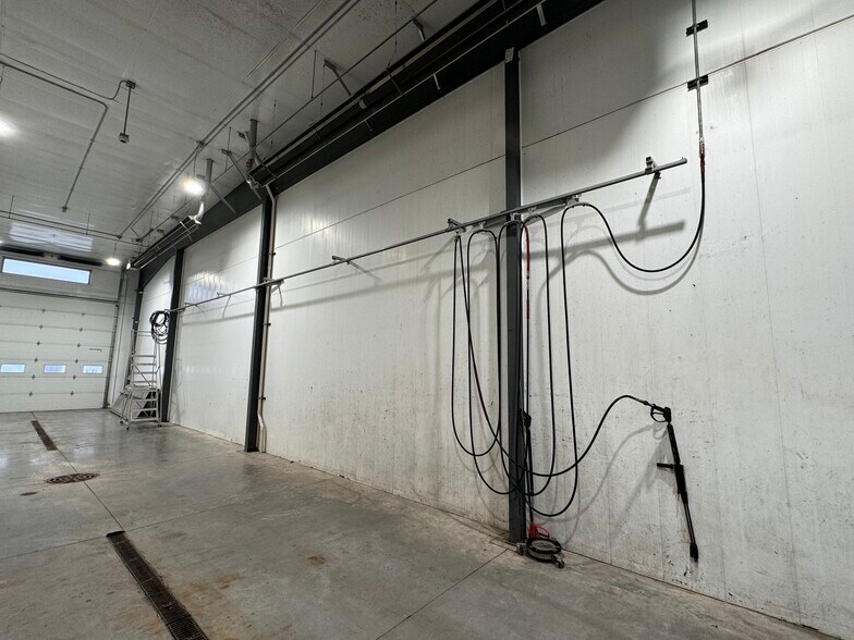 More Photos Of N643 Boulder Rd, Watertown Distribution For Sale