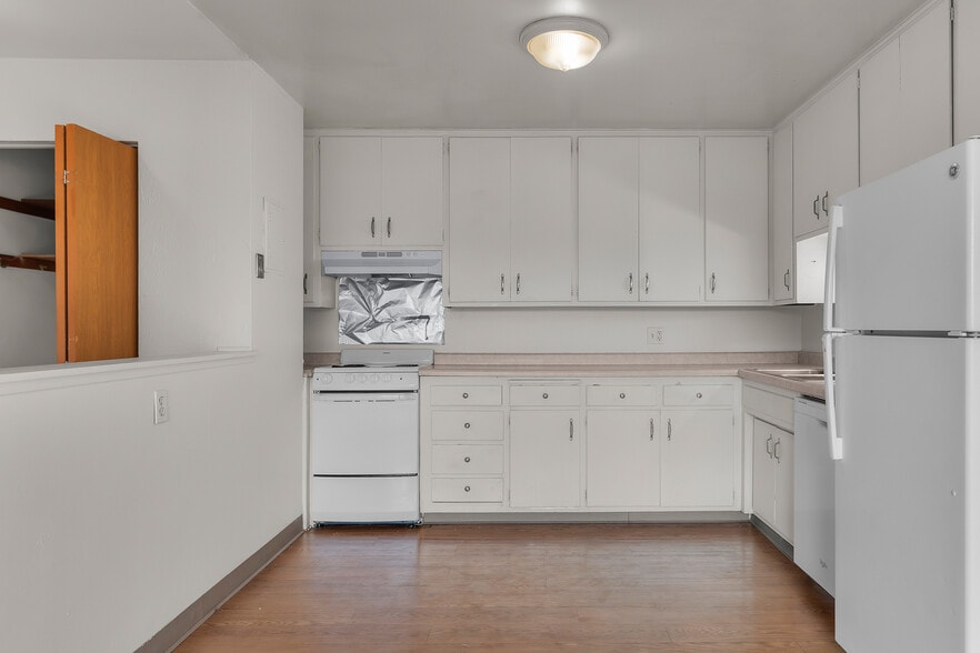 More Photos Of 1010 Lafond Ave, Saint Paul Apartments For Sale