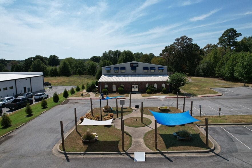 More Photos Of 2 Country Club Cir, Maumelle Office For Sale