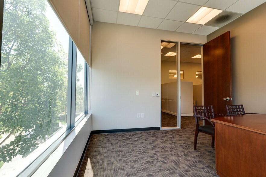 More Photos Of 830 Roosevelt Ave, Irvine Office For Sale