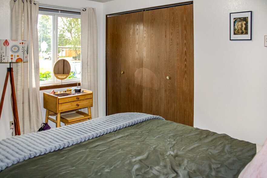 More Photos Of 932 Oilfield Ave, Shelby Multifamily For Sale
