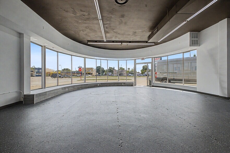 More Photos Of 14222 Fort St, Southgate General Retail For Lease