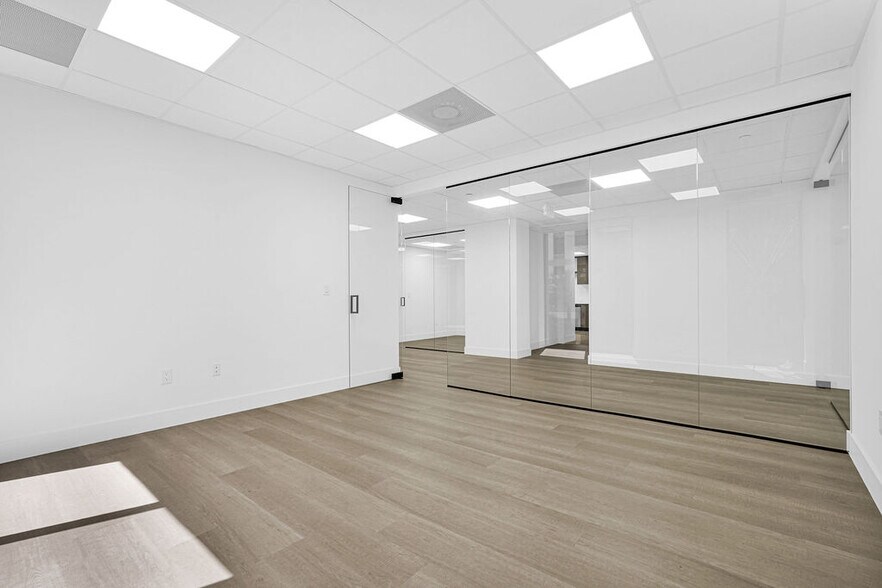 More Photos Of 1110 Brickell Ave, Miami Office For Sale