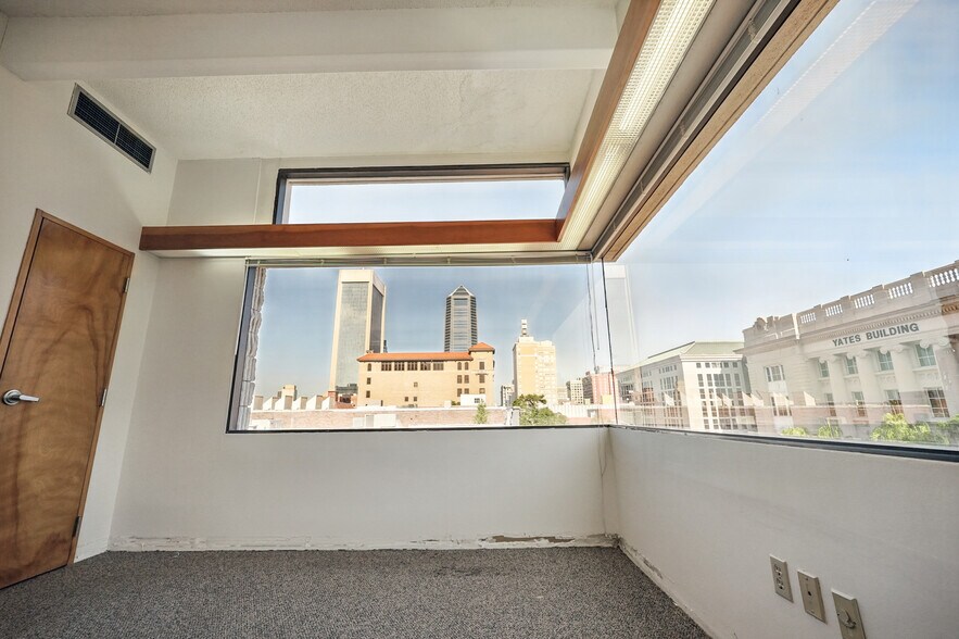 More Photos Of 24 N Market St, Jacksonville Office For Lease