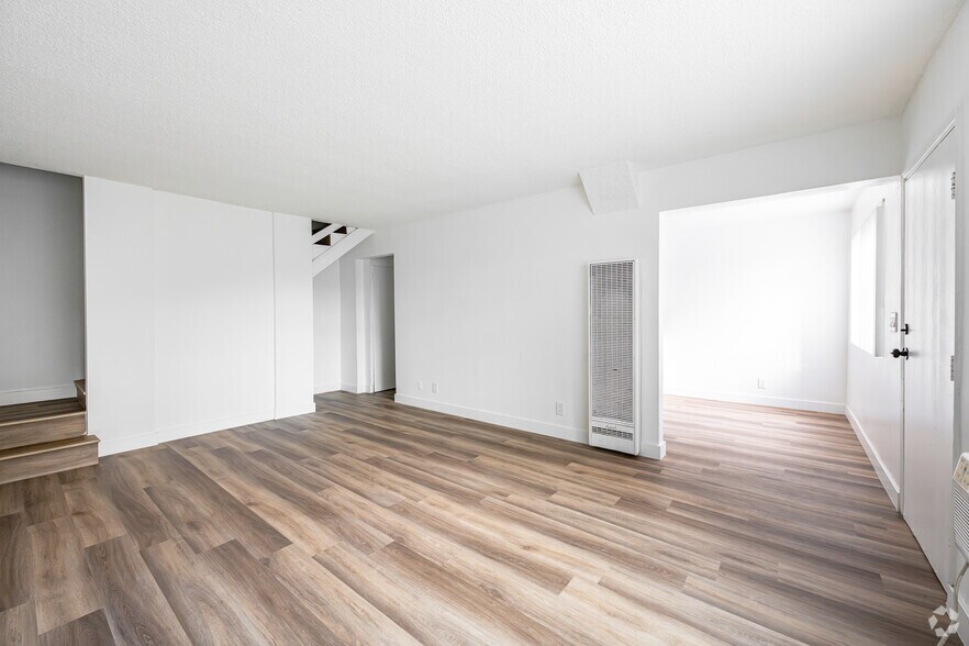 More Photos Of 1425 W Stoneridge Ct, Ontario Apartments For Sale