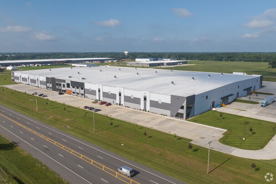 More Photos Of 22049 Innovation Dr, Elkhart Warehouse For Lease