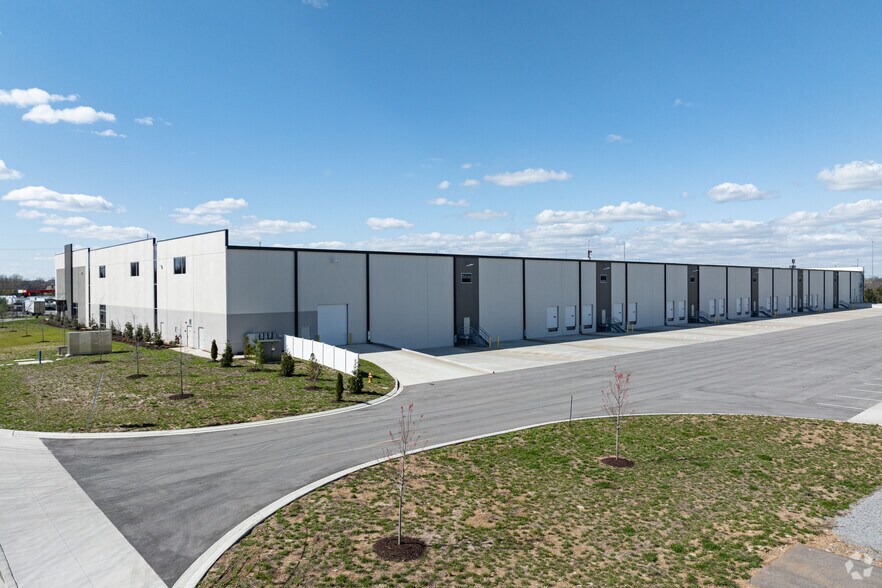 More Photos Of 200 Alligood Way, Lebanon Unknown For Lease